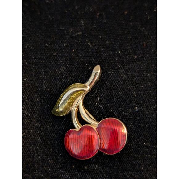 Vintage Red & Green Enamel Gold Tone Cherry Pin - Picture 4 of 4
